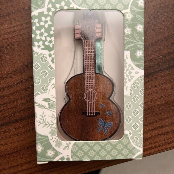 Taylor swift ornament! Brand NEW - Picture 3 of 4